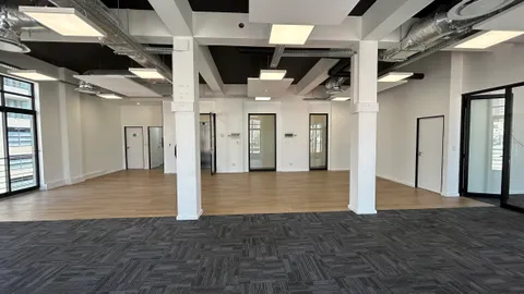 6th floor, 172 long street, cape town (9).